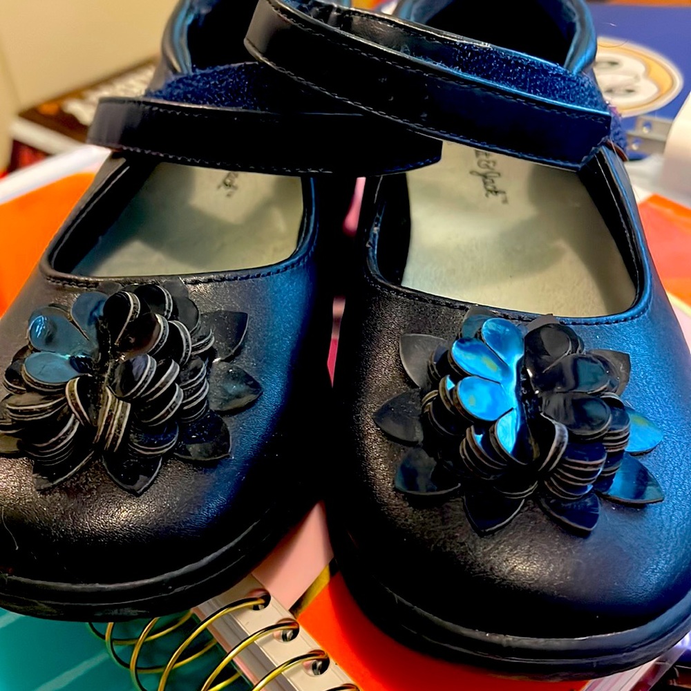 Girls Mary Jane shoes. *new*